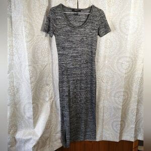 Forever 21 Gray, Black Short sleeve double sided slit maxi dress size medium